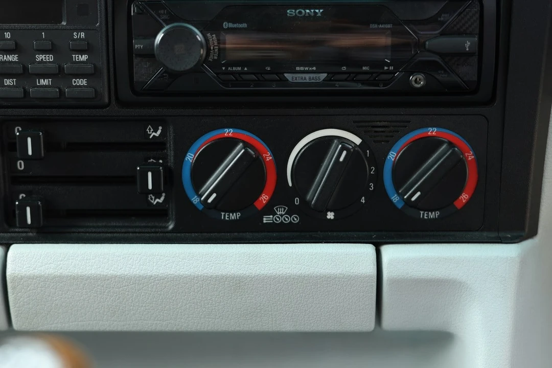1995 BMW E34 5 Series - Image 24 of 30