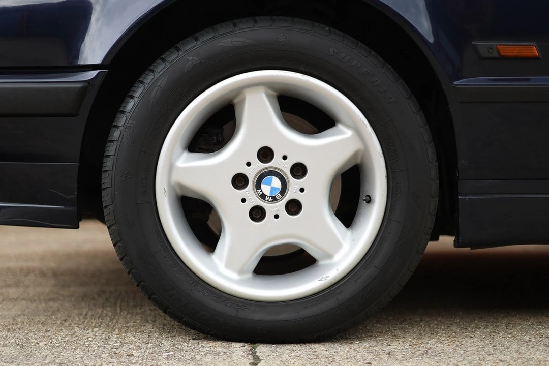 1995 BMW E34 5 Series - Image 17 of 30