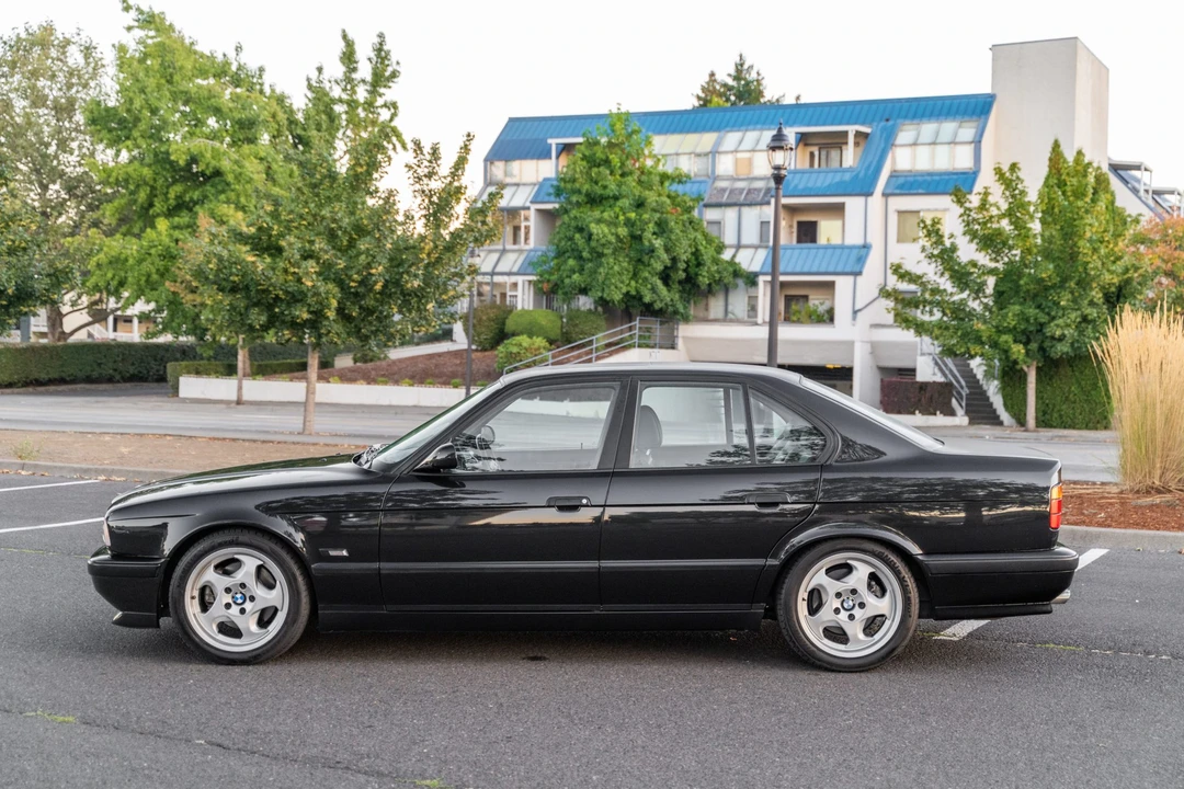 1995 BMW E34 5 Series - Image 2 of 31