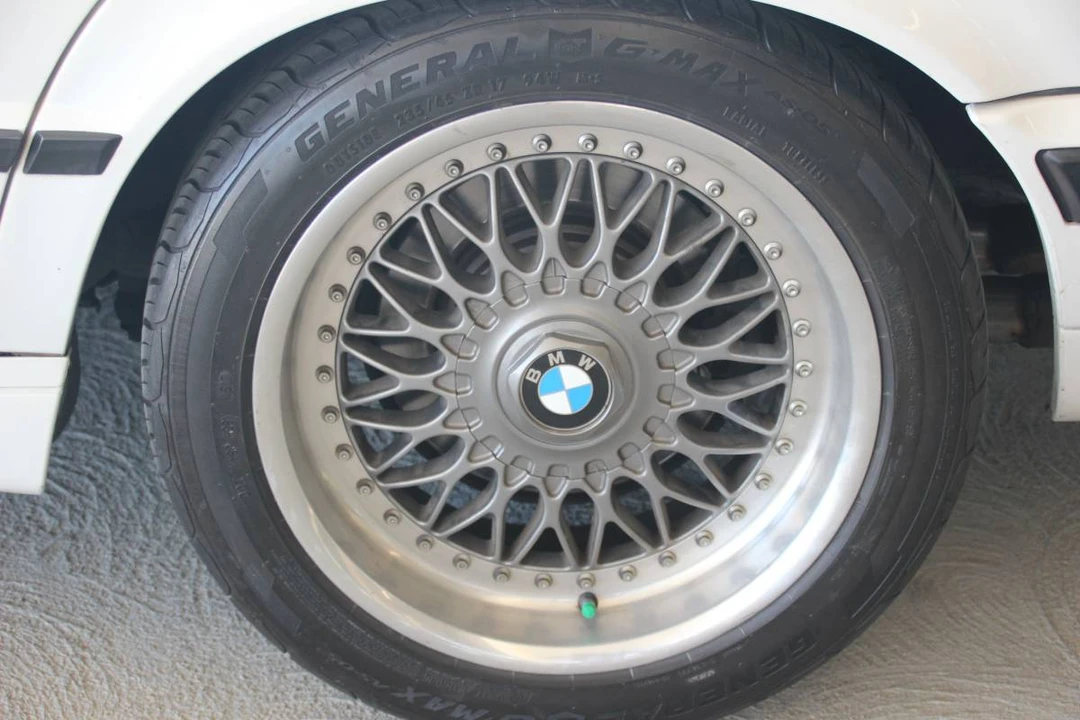 1995 BMW E34 5 Series - Image 10 of 23