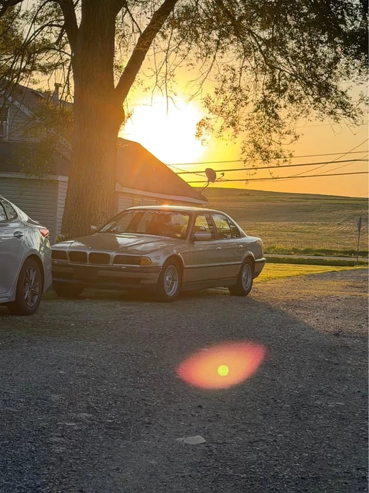 1995 BMW E38 7 Series - Image 2 of 15
