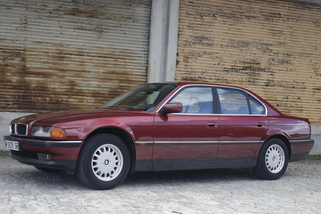 1995 BMW E38 7 Series - Image 3 of 31