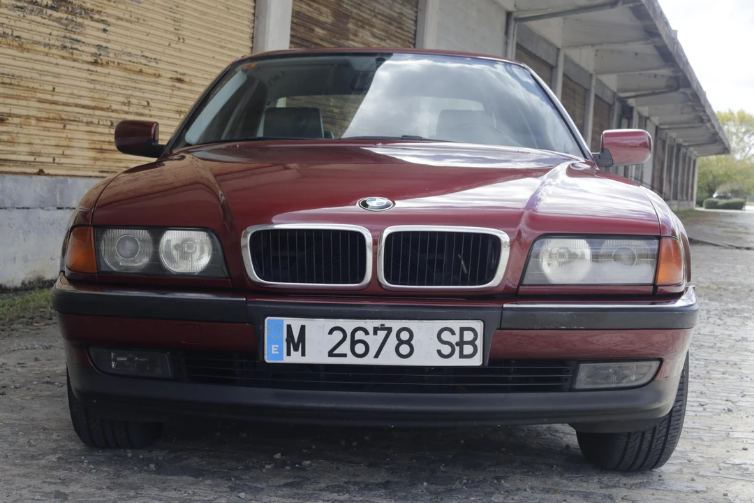 1995 BMW E38 7 Series - Image 2 of 31