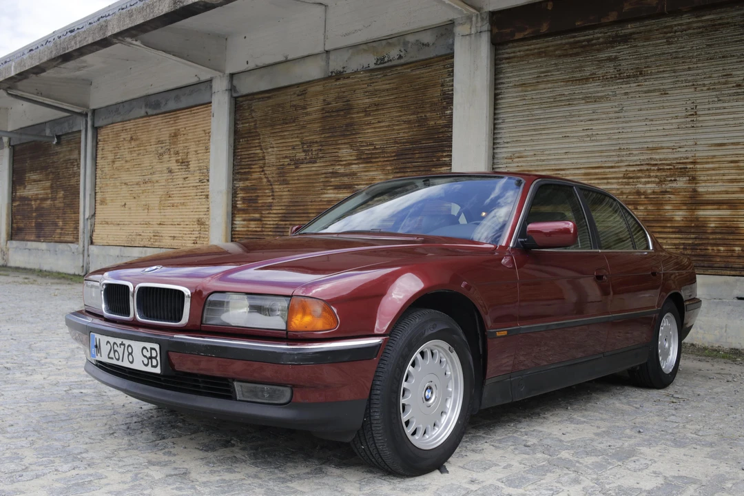 1995 BMW E38 7 Series - Image 8 of 31
