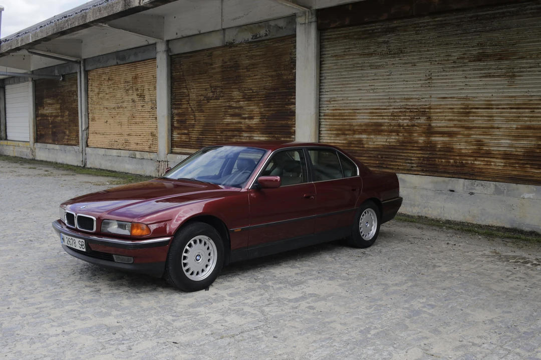 1995 BMW E38 7 Series - Image 9 of 31