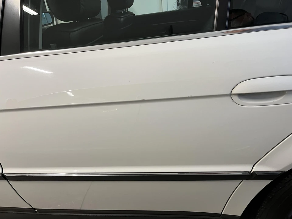 1995 BMW E38 7 Series - Image 14 of 31