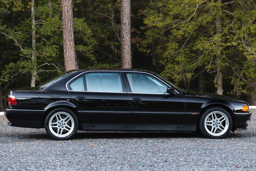 1995 BMW E38 750i & 750iL Sedan - Image 3 of 31