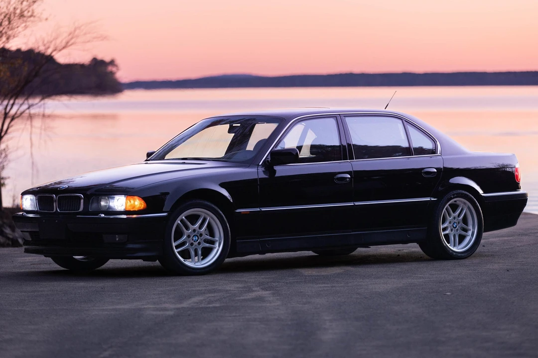 1995 BMW E38 750i & 750iL Sedan - Image 10 of 31
