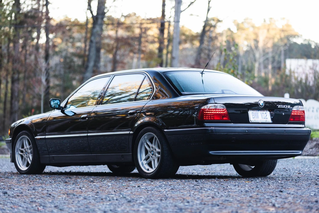 1995 BMW E38 750i & 750iL Sedan - Image 4 of 31