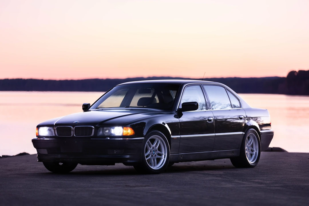 1995 BMW E38 750i & 750iL Sedan - Image 7 of 31