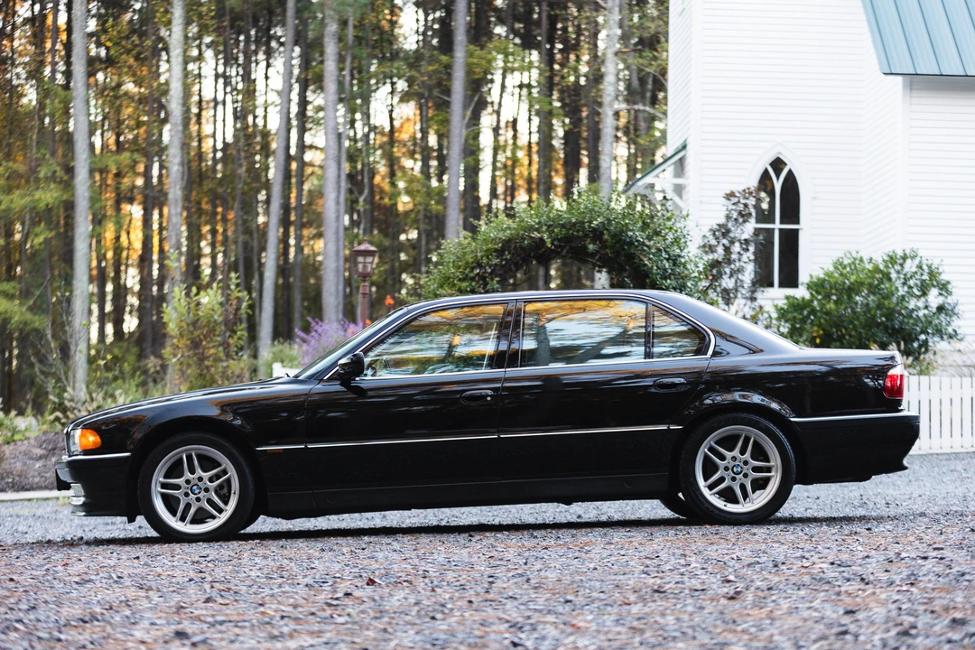 1995 BMW E38 750i & 750iL Sedan - Image 11 of 31