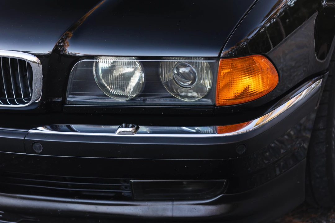 1995 BMW E38 750i & 750iL Sedan - Image 25 of 31