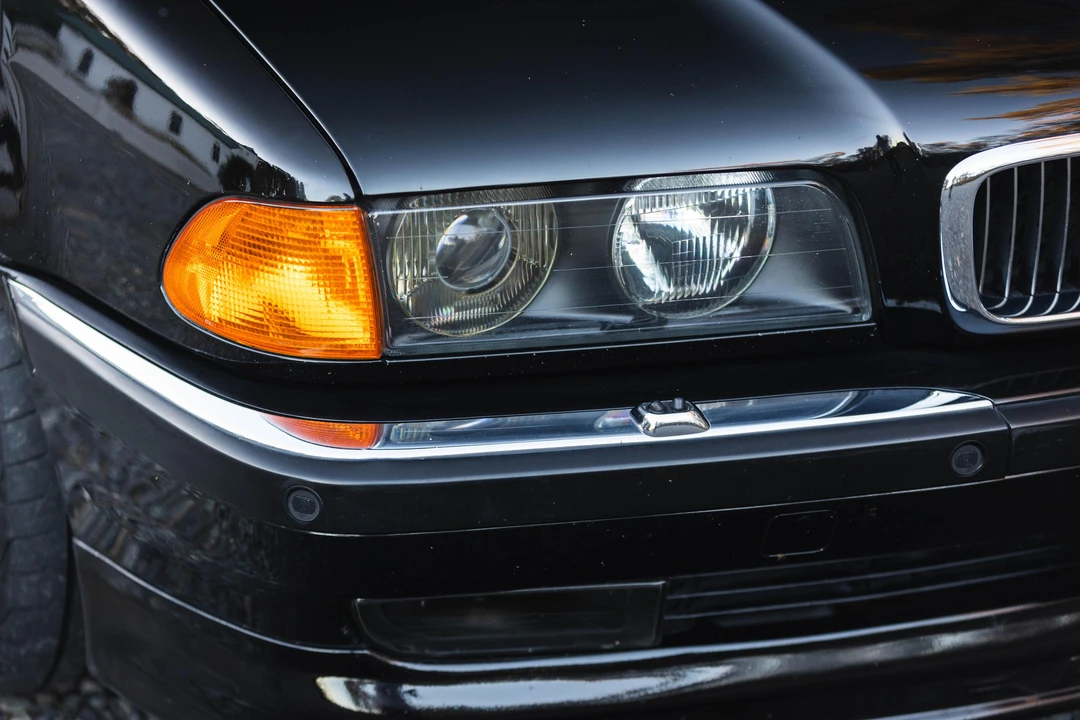 1995 BMW E38 750i & 750iL Sedan - Image 18 of 31