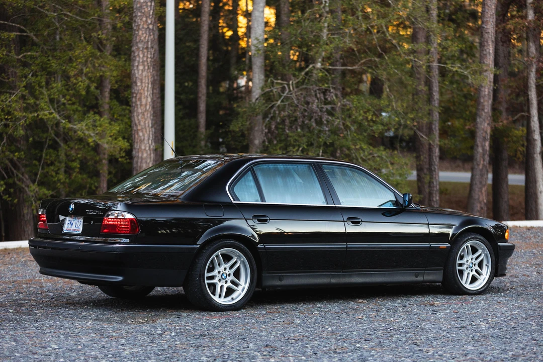 1995 BMW E38 750i & 750iL Sedan - Image 15 of 31