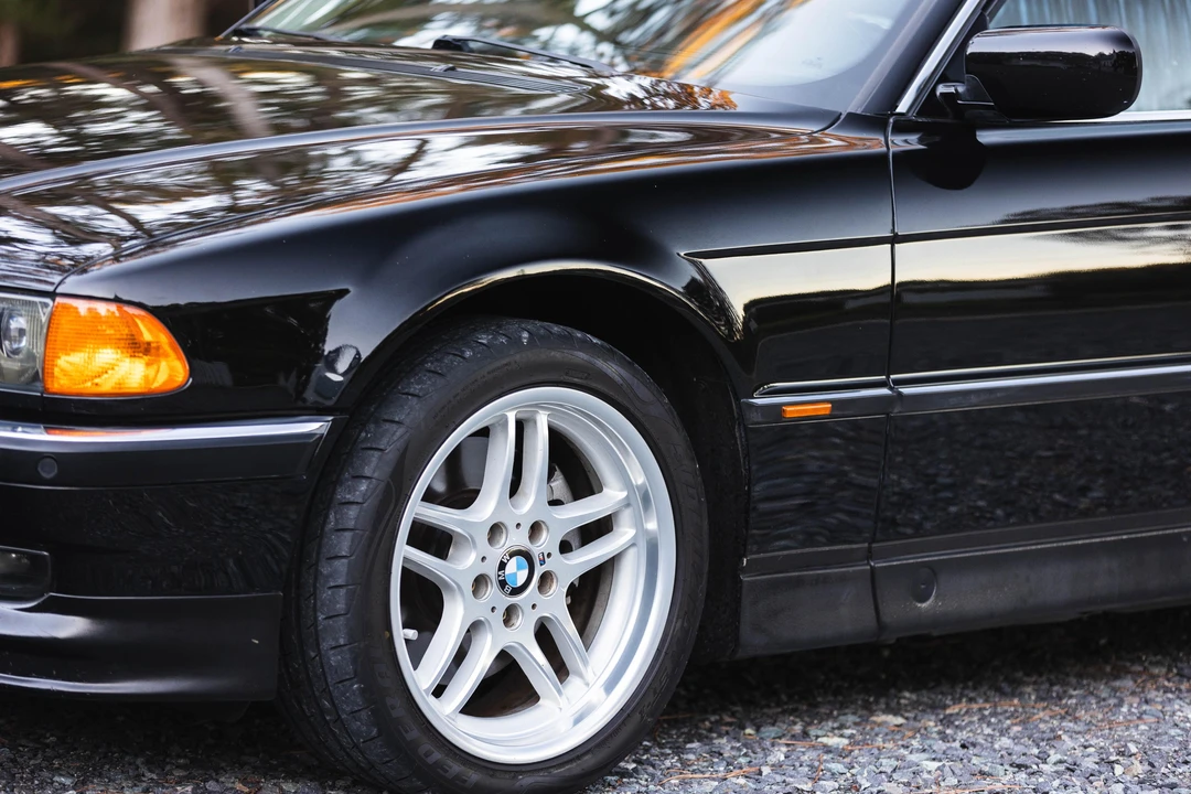 1995 BMW E38 750i & 750iL Sedan - Image 29 of 31