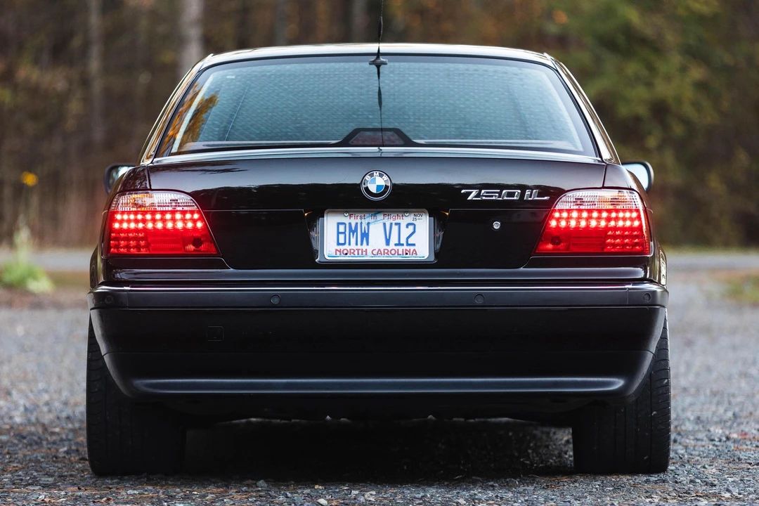 1995 BMW E38 750i & 750iL Sedan - Image 5 of 31