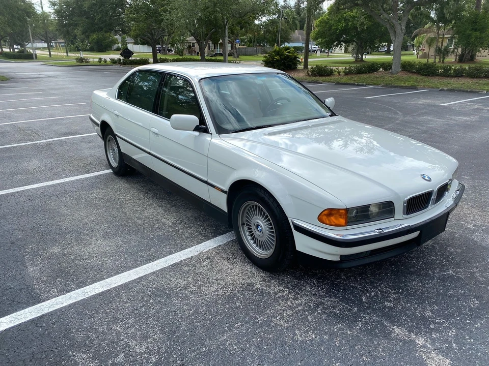 1995 BMW E38 750i & 750iL Sedan - Image 4 of 9