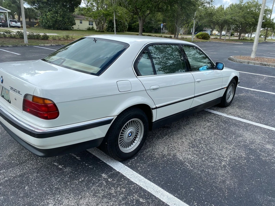 1995 BMW E38 750i & 750iL Sedan - Image 5 of 9