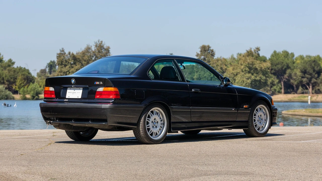 1995 BMW E36 M3 - Image 2 of 31