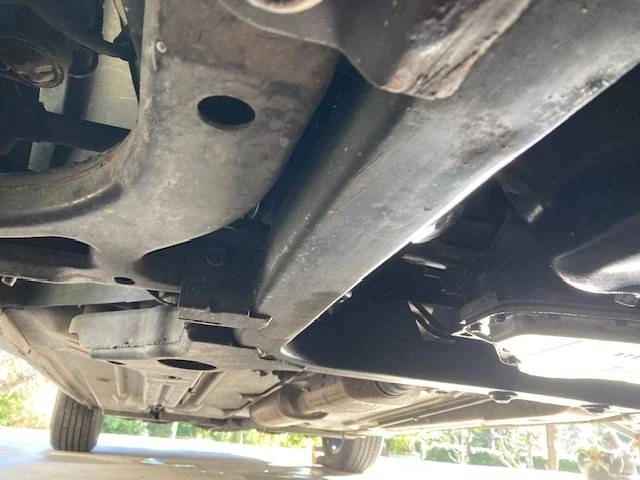 1995 Buick Riviera 8th Gen - Image 10 of 12