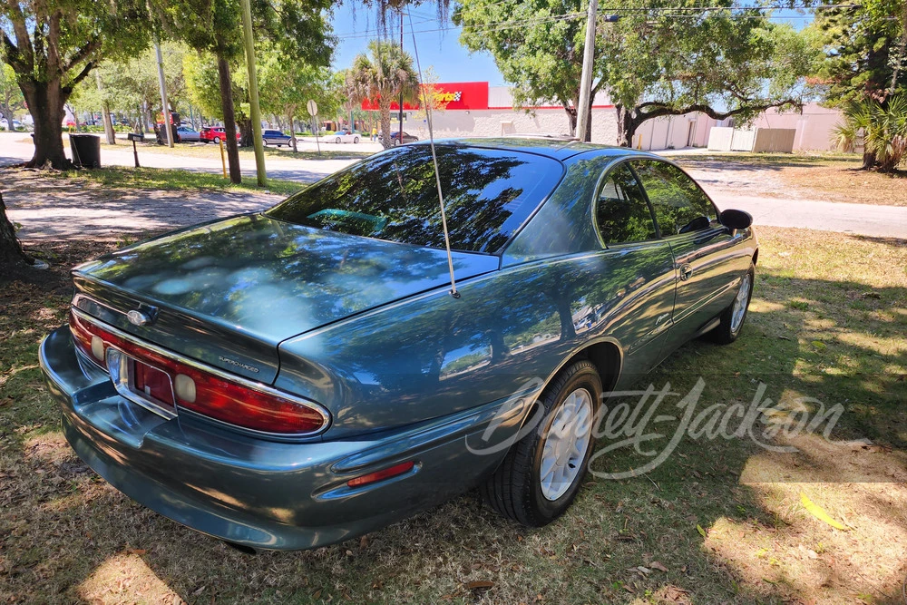 1995 Buick Riviera 8th Gen - Image 5 of 23