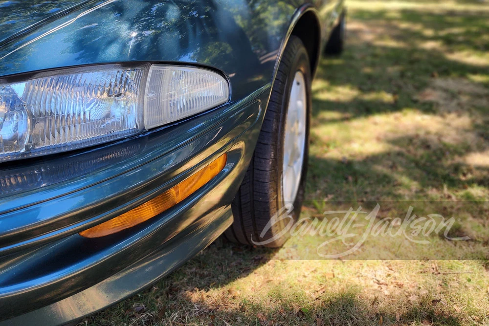 1995 Buick Riviera 8th Gen - Image 6 of 23