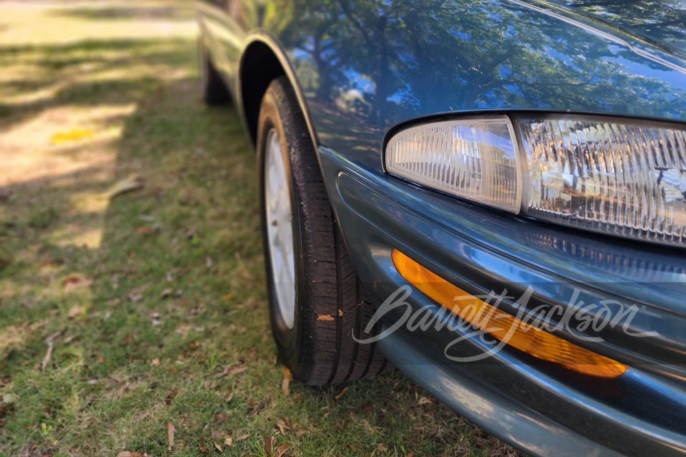 1995 Buick Riviera 8th Gen - Image 14 of 23