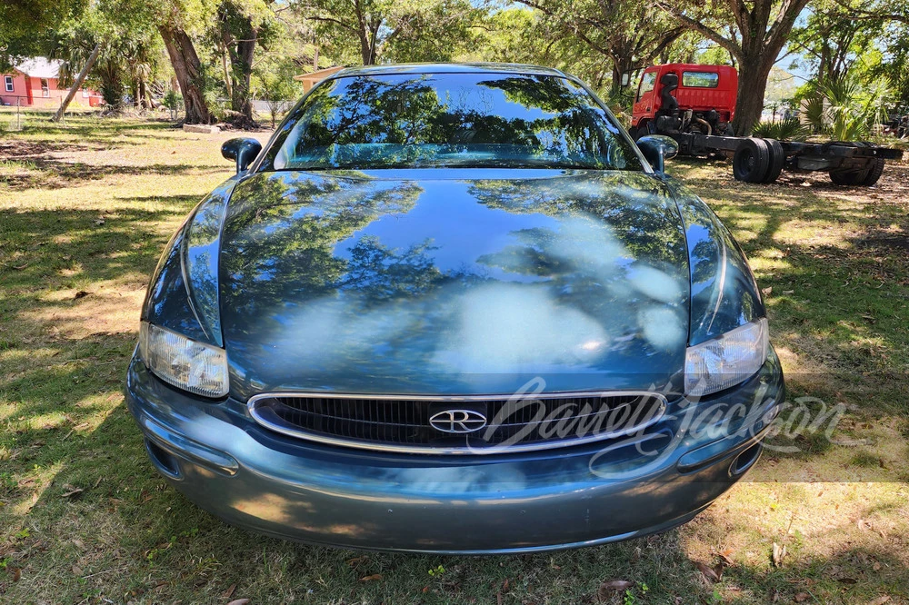 1995 Buick Riviera 8th Gen - Image 17 of 23
