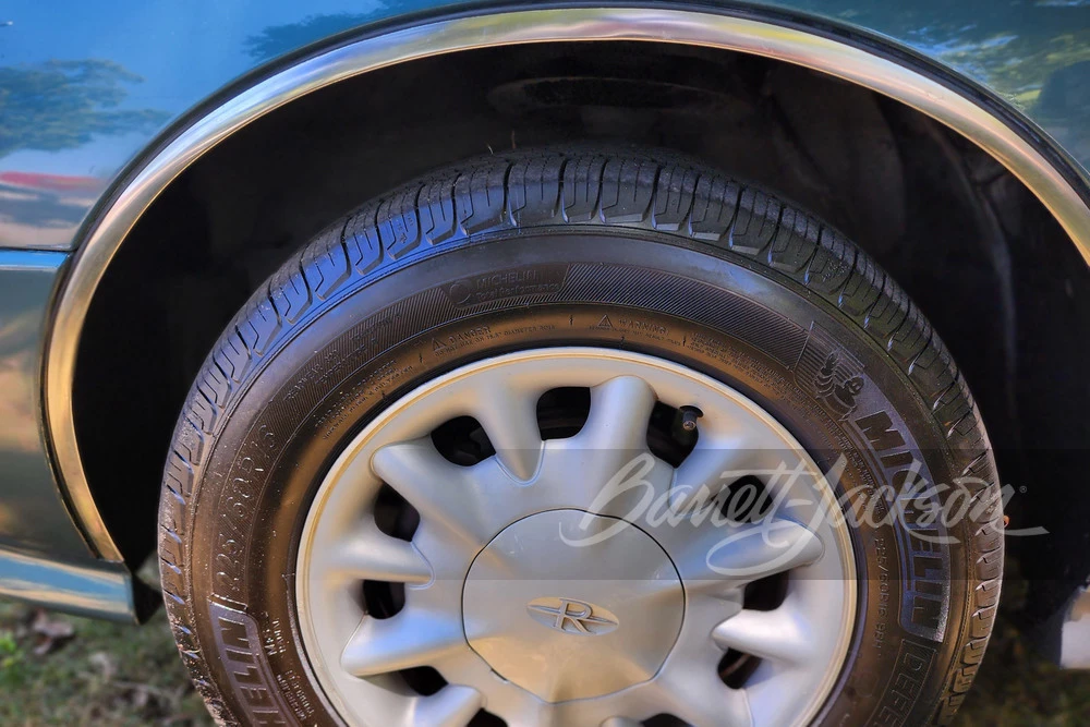 1995 Buick Riviera 8th Gen - Image 19 of 23