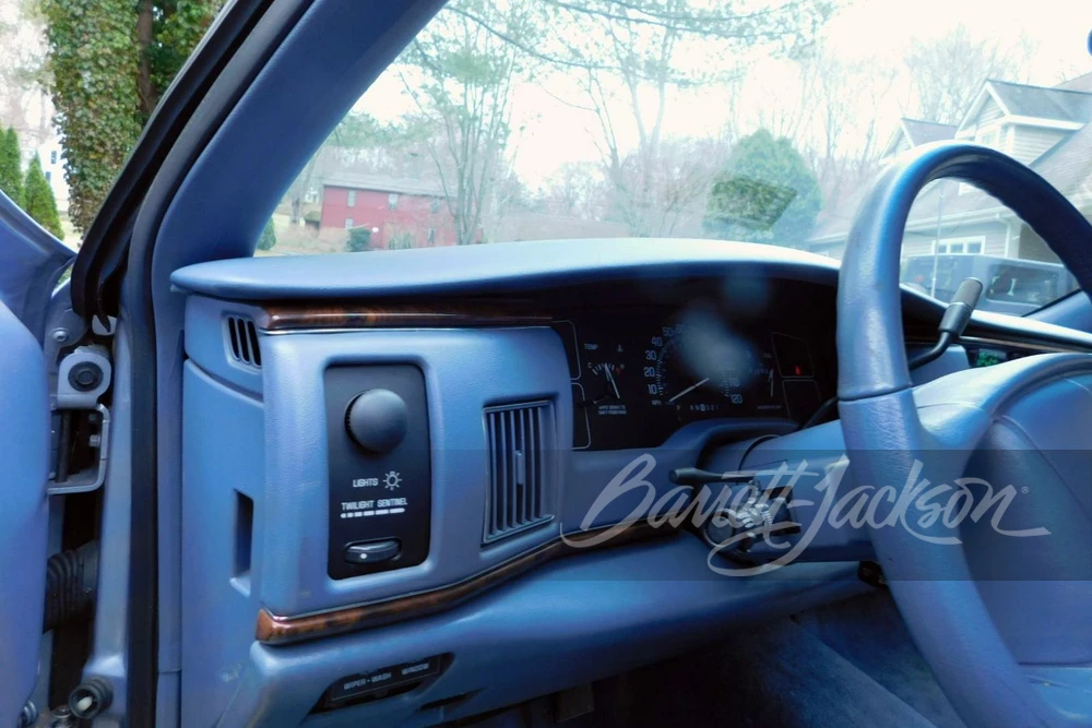 1995 Buick Roadmaster - Image 4 of 10