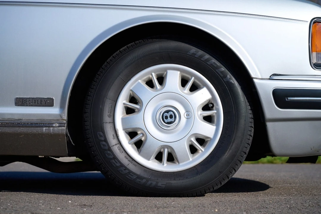 1995 Bentley Brooklands - Image 23 of 30