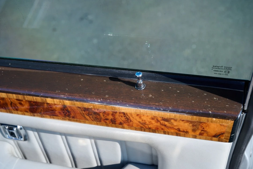 1995 Bentley Brooklands - Image 28 of 30