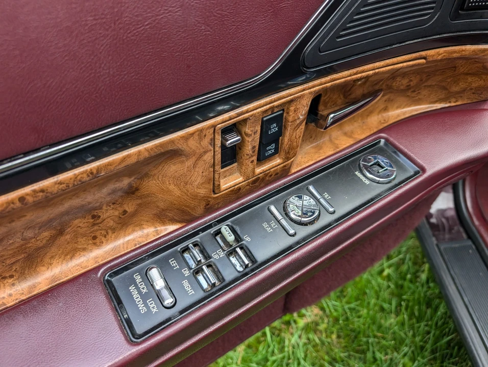 1995 Buick LeSabre - Image 28 of 31