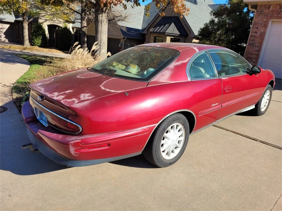 1995 Buick Riviera 8th Gen - Image 7 of 31