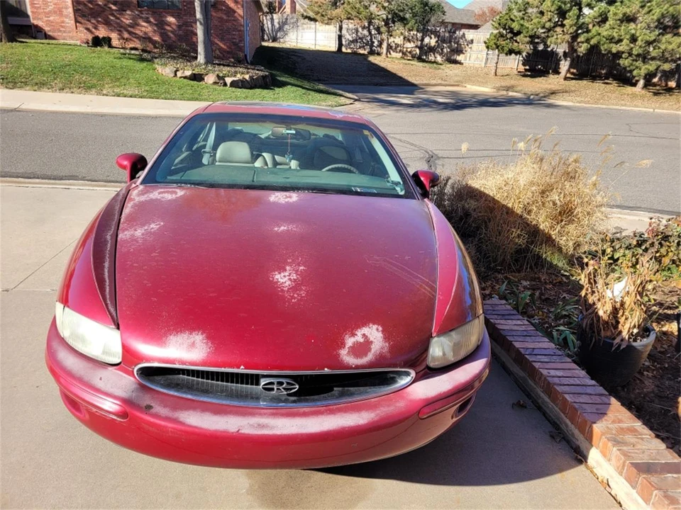 1995 Buick Riviera 8th Gen - Image 17 of 31