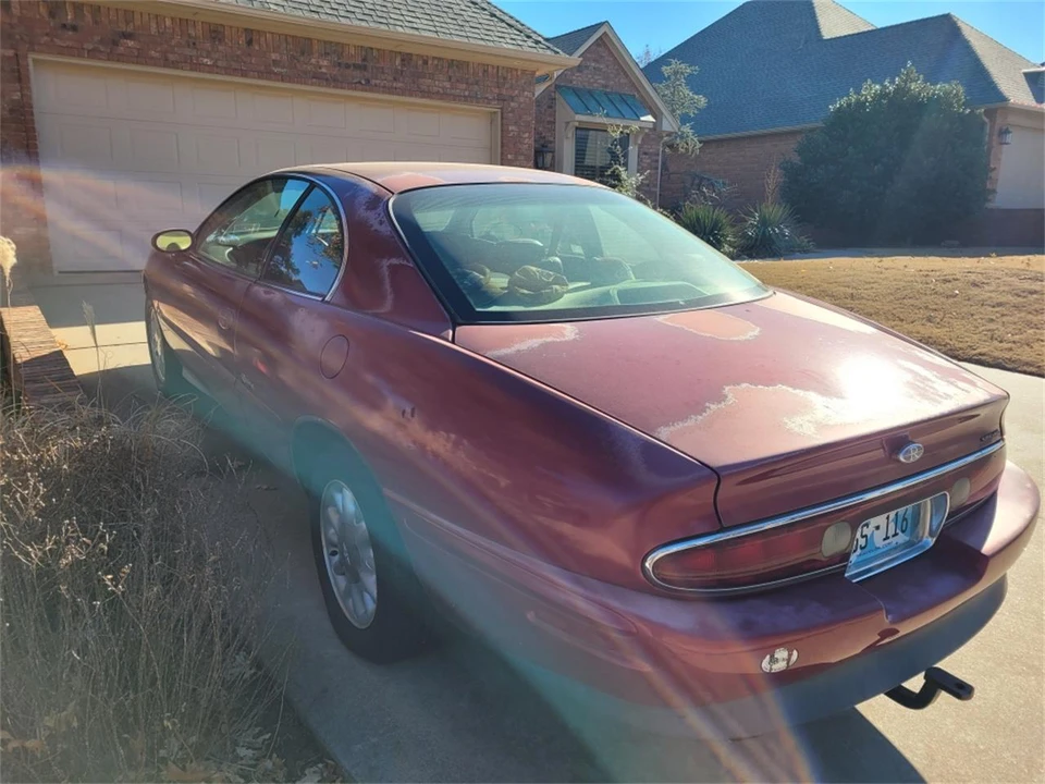 1995 Buick Riviera 8th Gen - Image 12 of 31