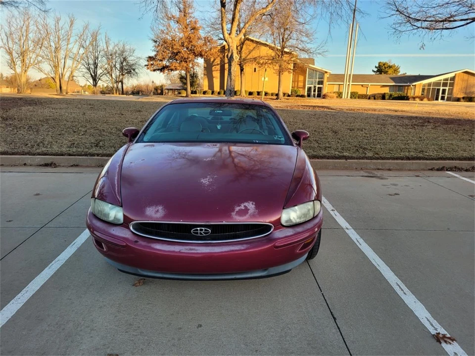1995 Buick Riviera 8th Gen - Image 18 of 31