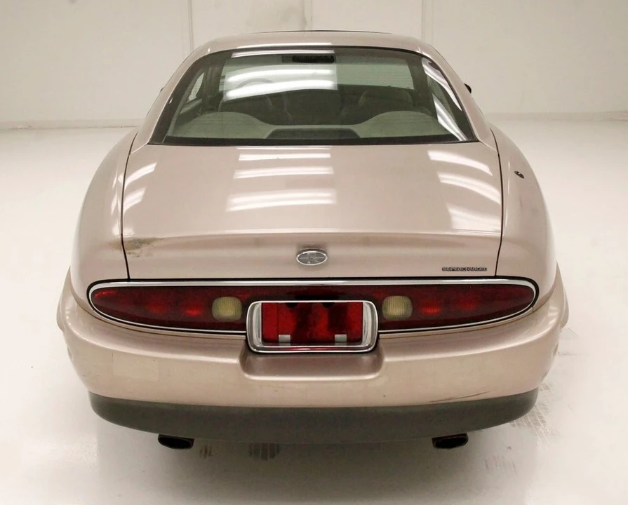 1995 Buick Riviera 8th Gen - Image 4 of 12