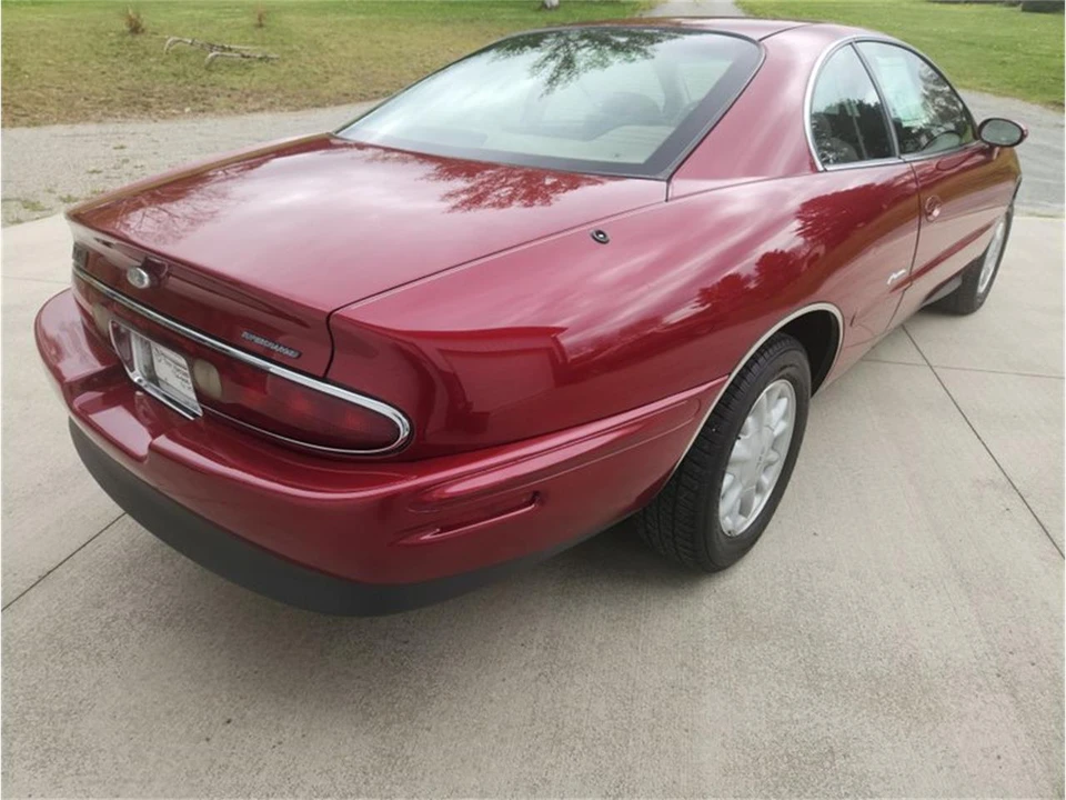1995 Buick Riviera 8th Gen - Image 8 of 22