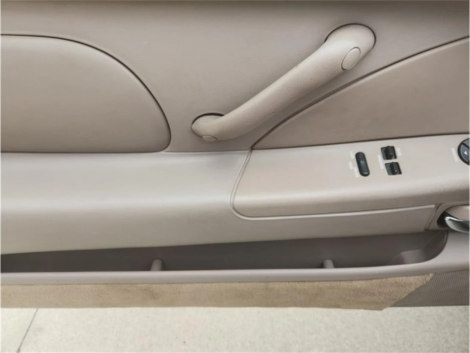 1995 Buick Riviera 8th Gen - Image 17 of 22