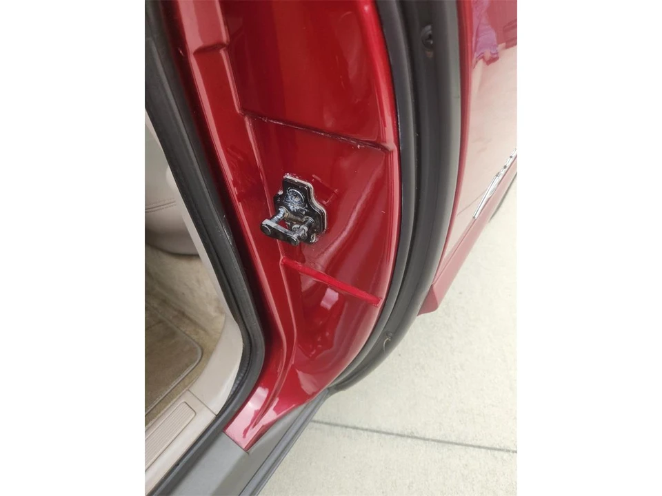 1995 Buick Riviera 8th Gen - Image 14 of 22