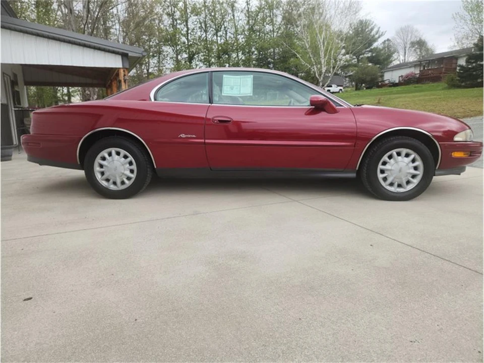 1995 Buick Riviera 8th Gen - Image 6 of 22