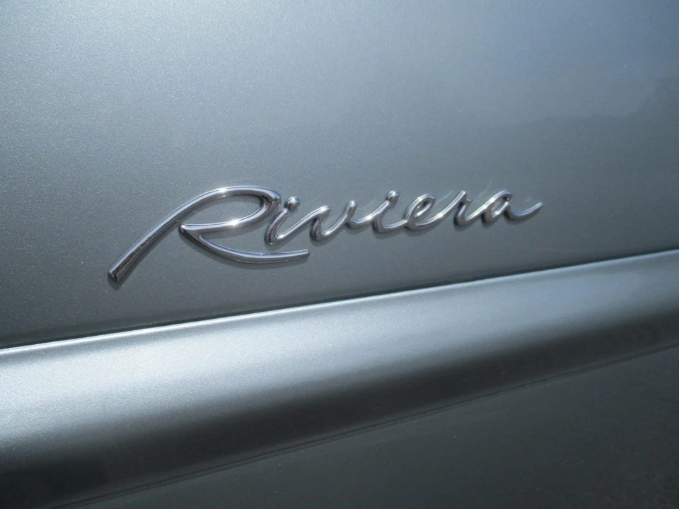1995 Buick Riviera 8th Gen - Image 26 of 31