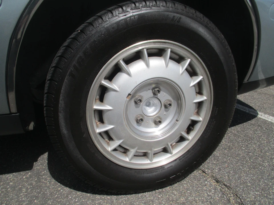 1995 Buick Riviera 8th Gen - Image 31 of 31