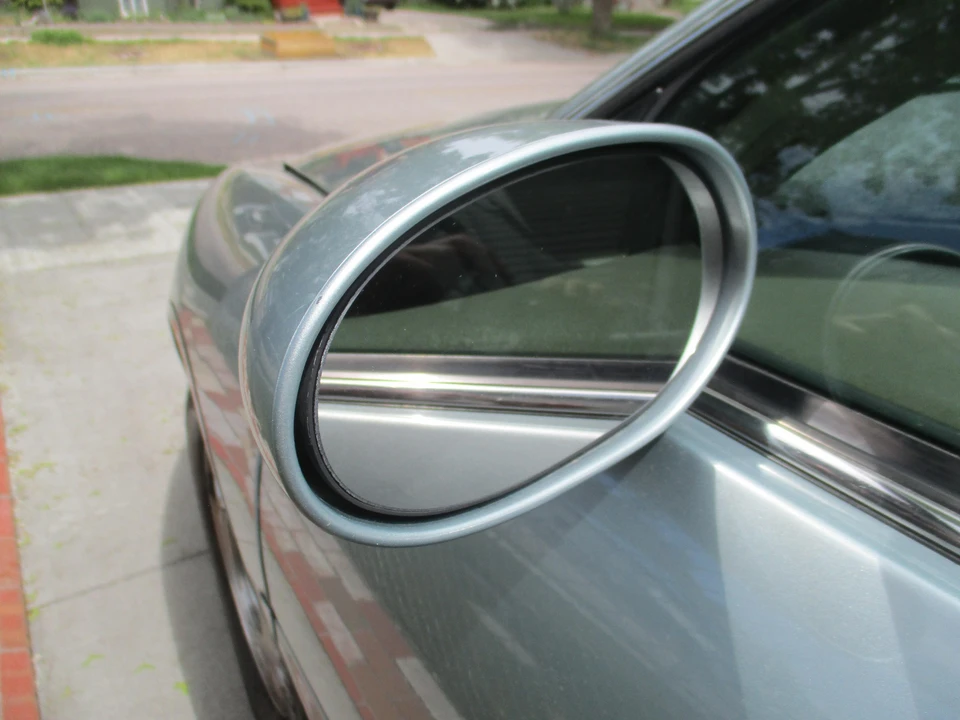 1995 Buick Riviera 8th Gen - Image 18 of 31