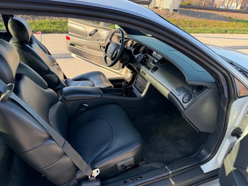1995 Buick Riviera 8th Gen - Image 20 of 21