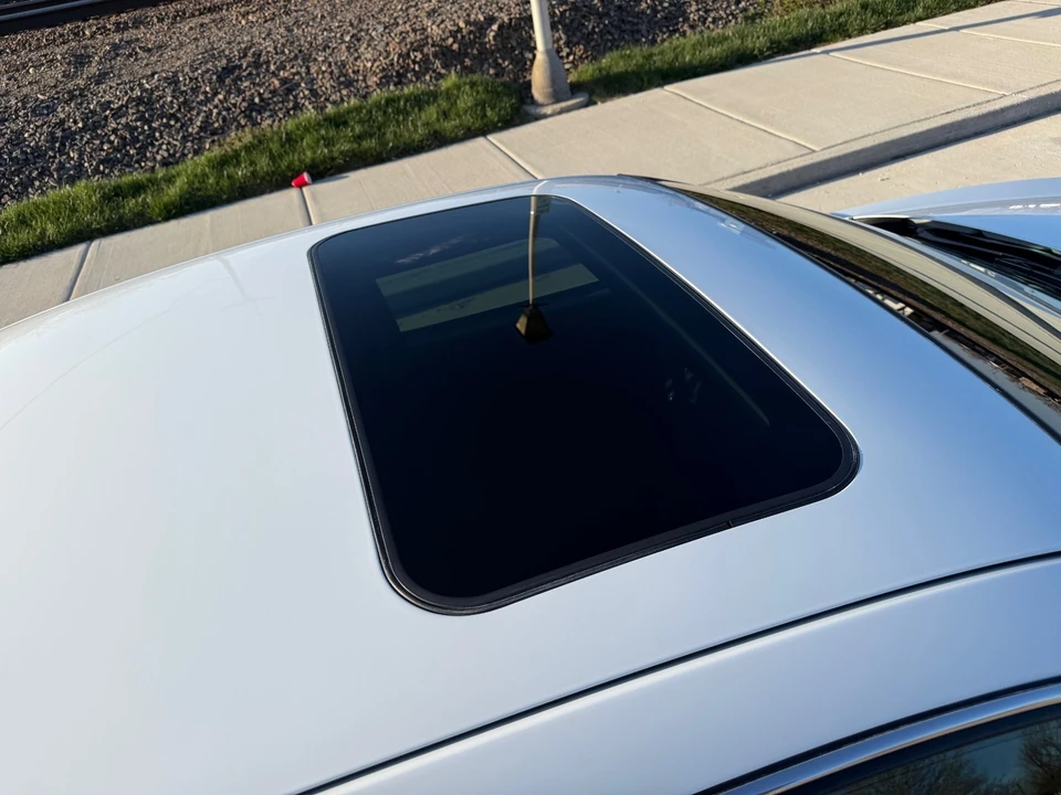 1995 Buick Riviera 8th Gen - Image 12 of 21