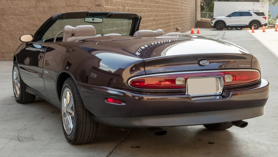 1995 Buick Riviera 8th Gen - Image 3 of 16