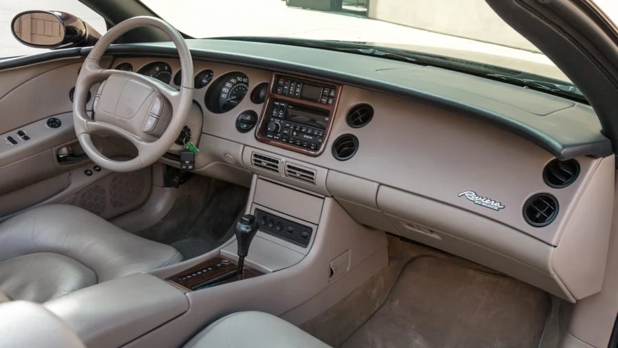 1995 Buick Riviera 8th Gen - Image 5 of 16