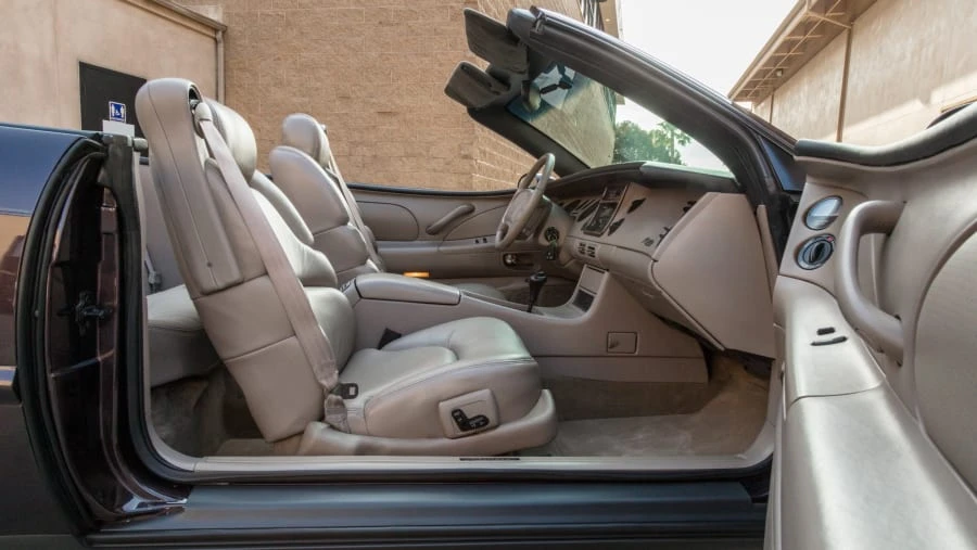 1995 Buick Riviera 8th Gen - Image 6 of 16